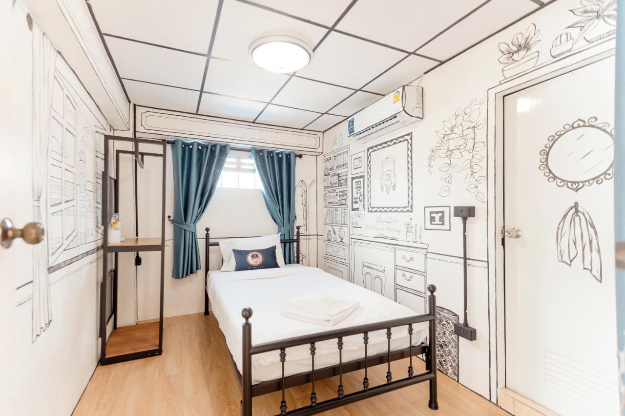 Roomquest Chiang Mai Tha Phae Esterno foto